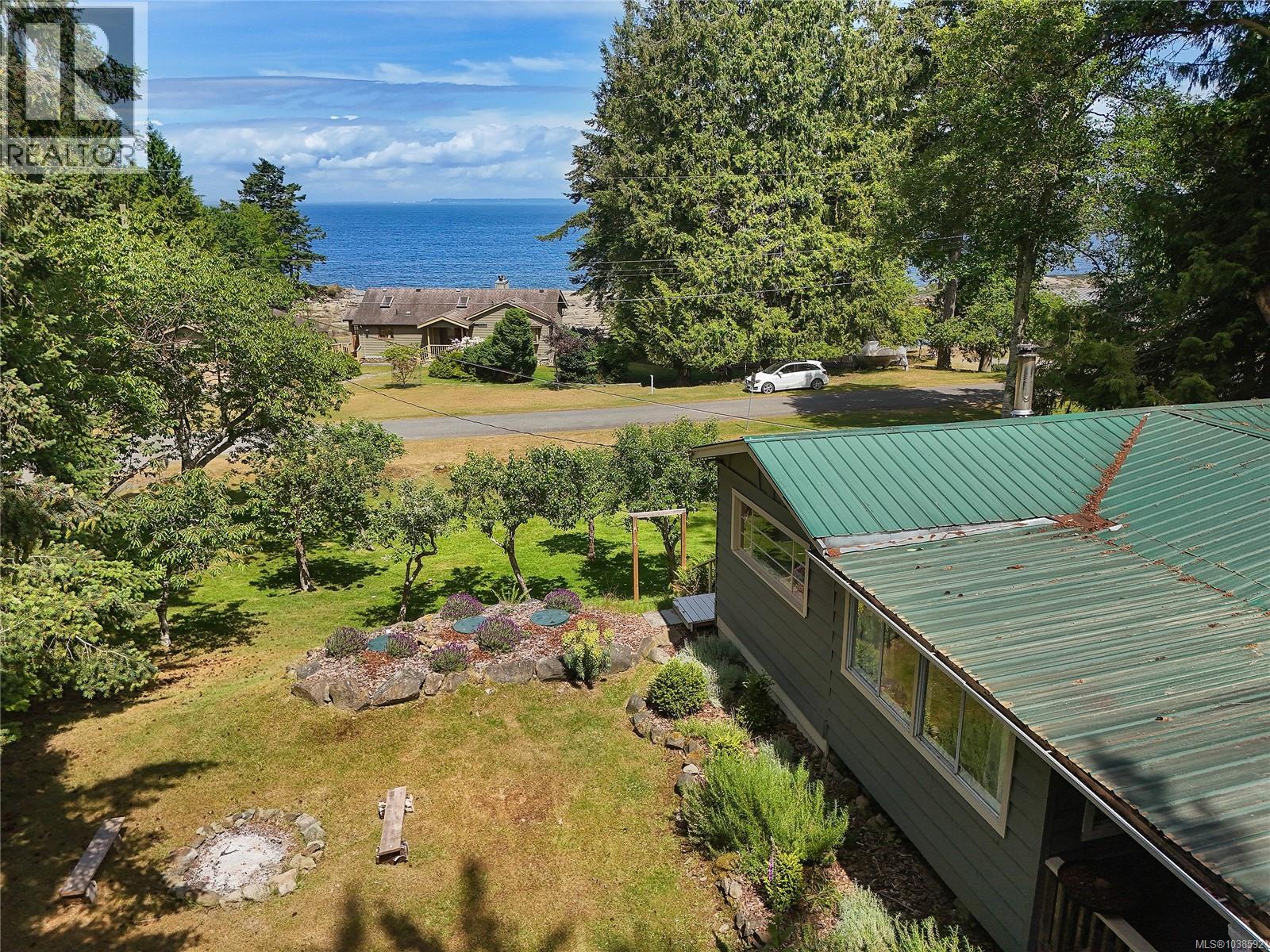 222 Skana Gate Road, Mayne Island