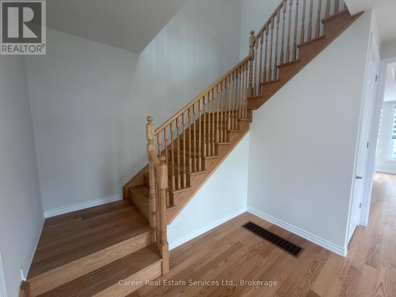 1 WATERFRONT CRESCENT - 5