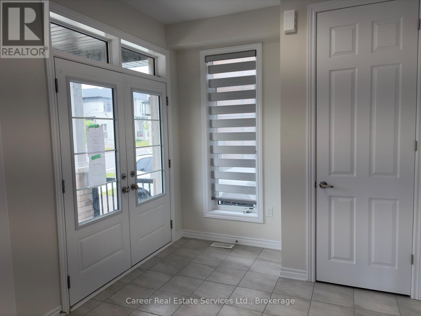 1 WATERFRONT CRESCENT - 3