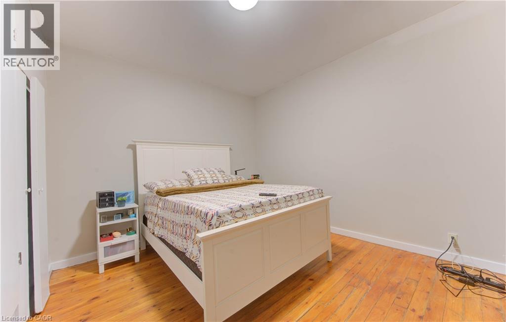 233 LANCASTER Street E - 11