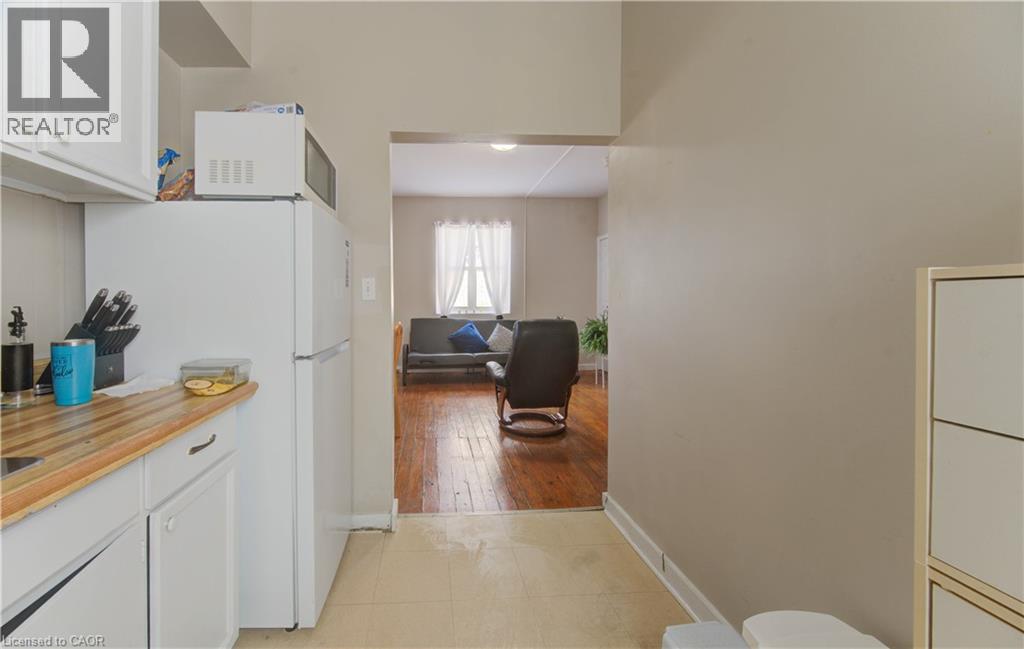 233 LANCASTER Street E - 13