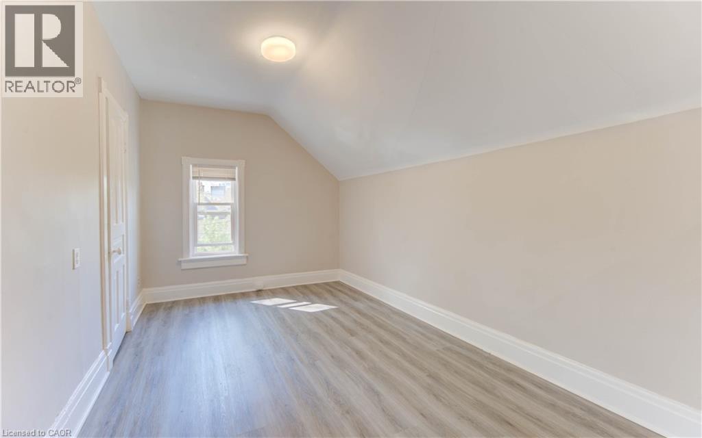 233 LANCASTER Street E - 18
