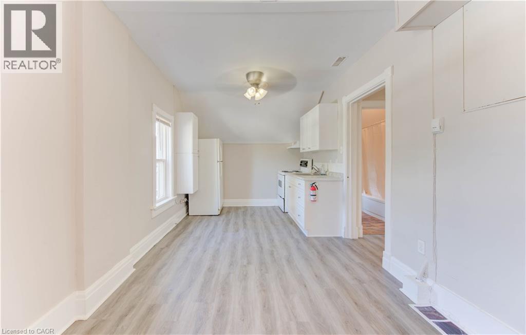 233 LANCASTER Street E - 19