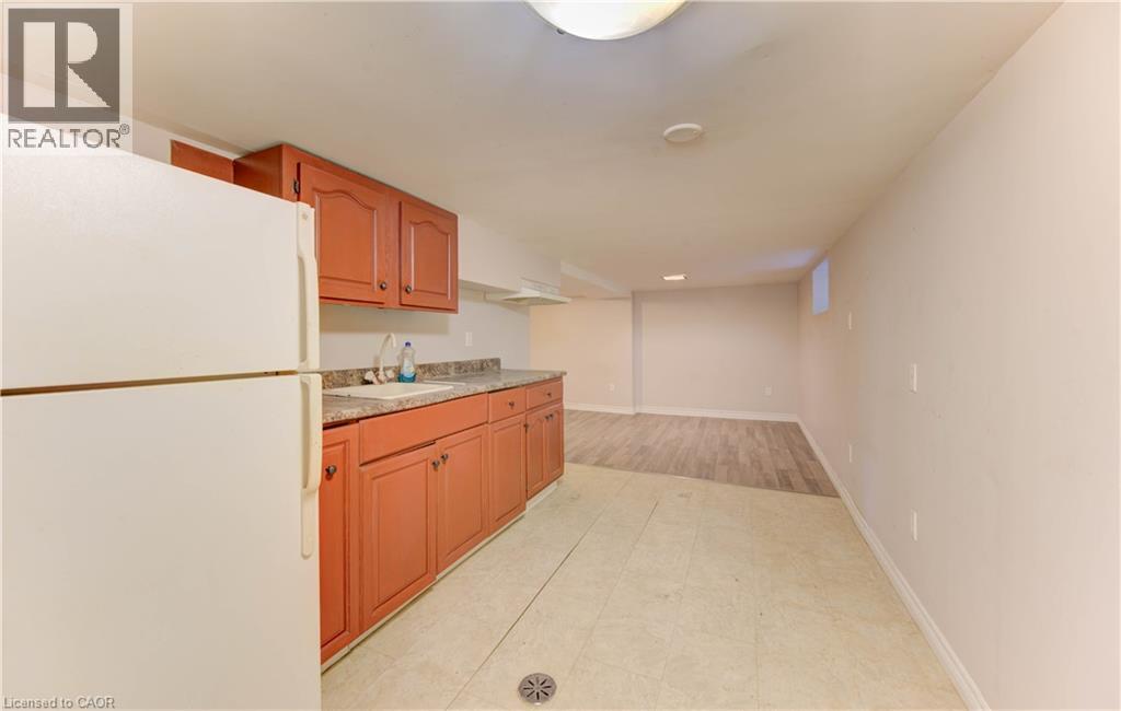 233 LANCASTER Street E - 24