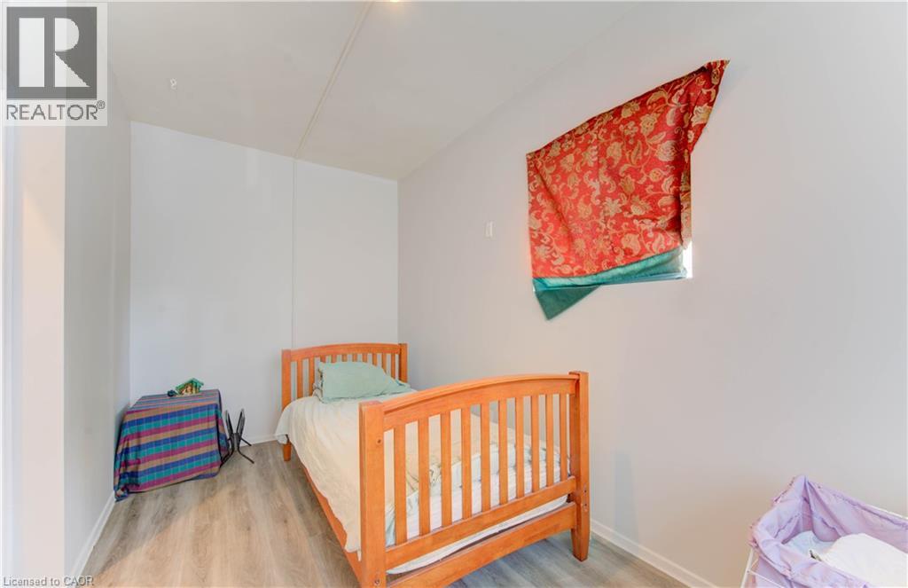 233 LANCASTER Street E - 5
