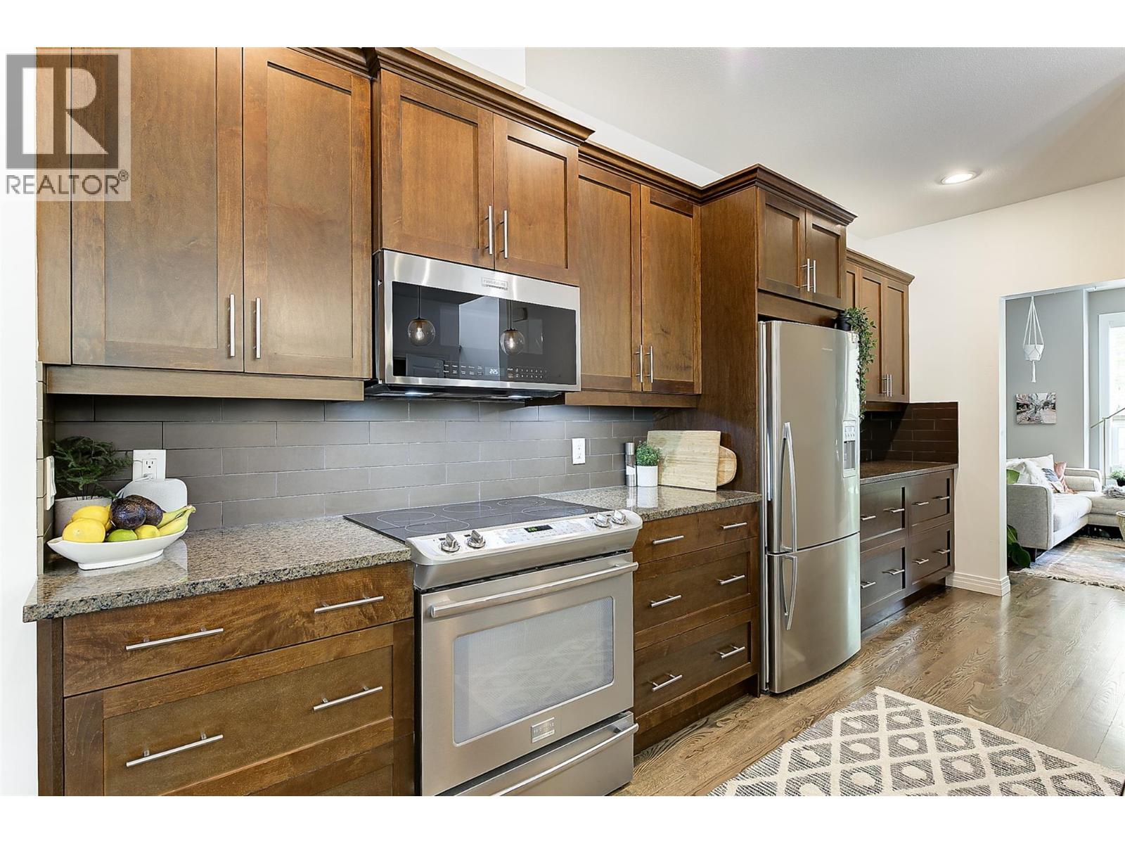 #19 328 Providence Avenue - 10