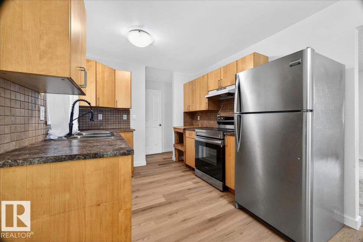 16904 91 ST NW - 16