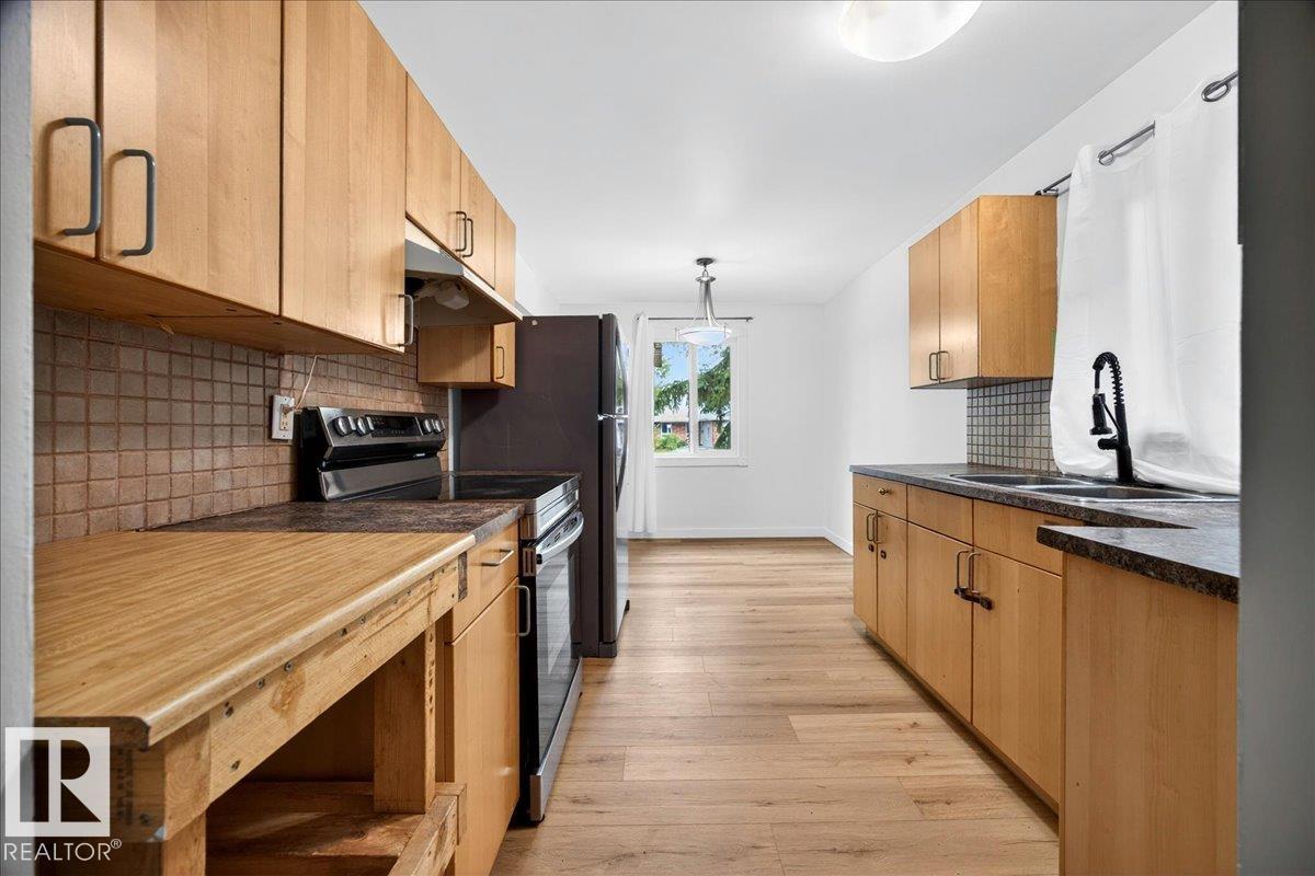 16904 91 ST NW - 18