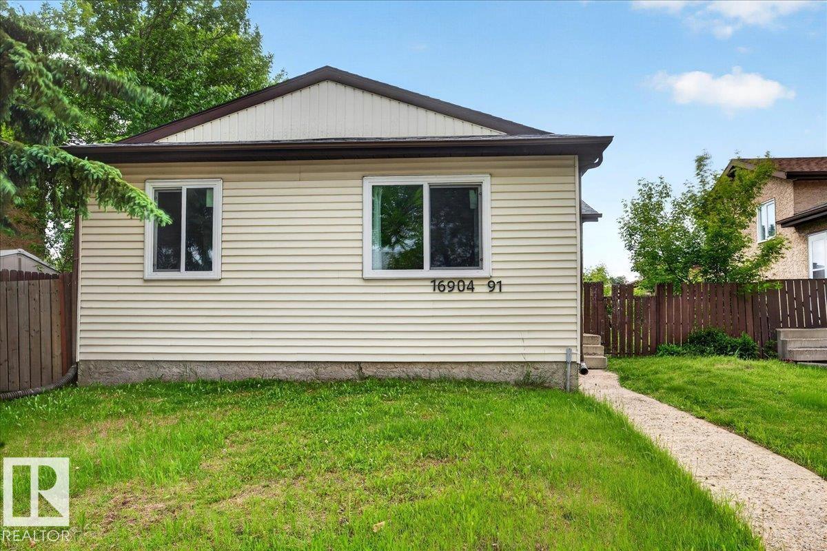 16904 91 ST NW - 2