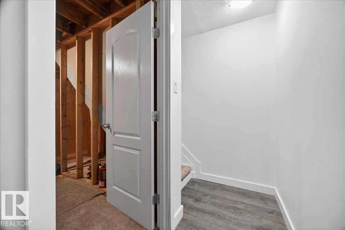 16904 91 ST NW - 29
