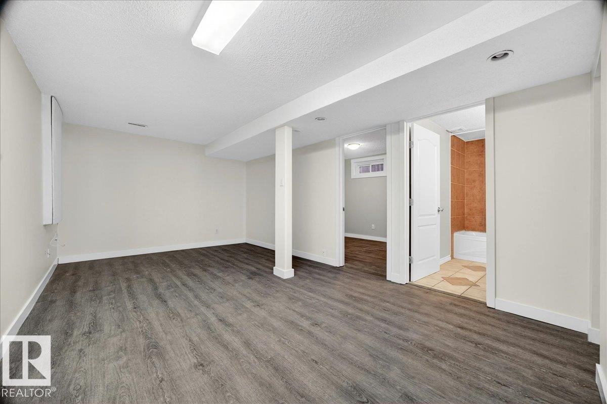 16904 91 ST NW - 38