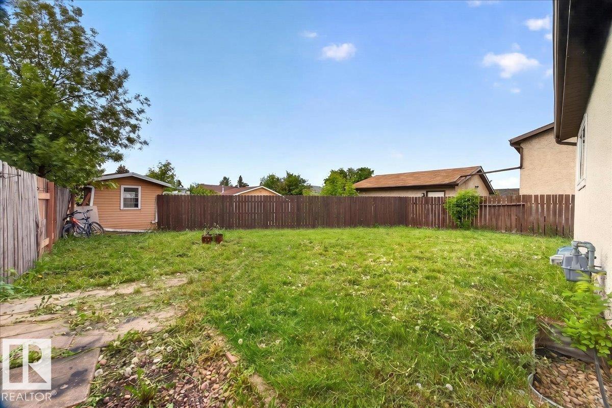 16904 91 ST NW - 44