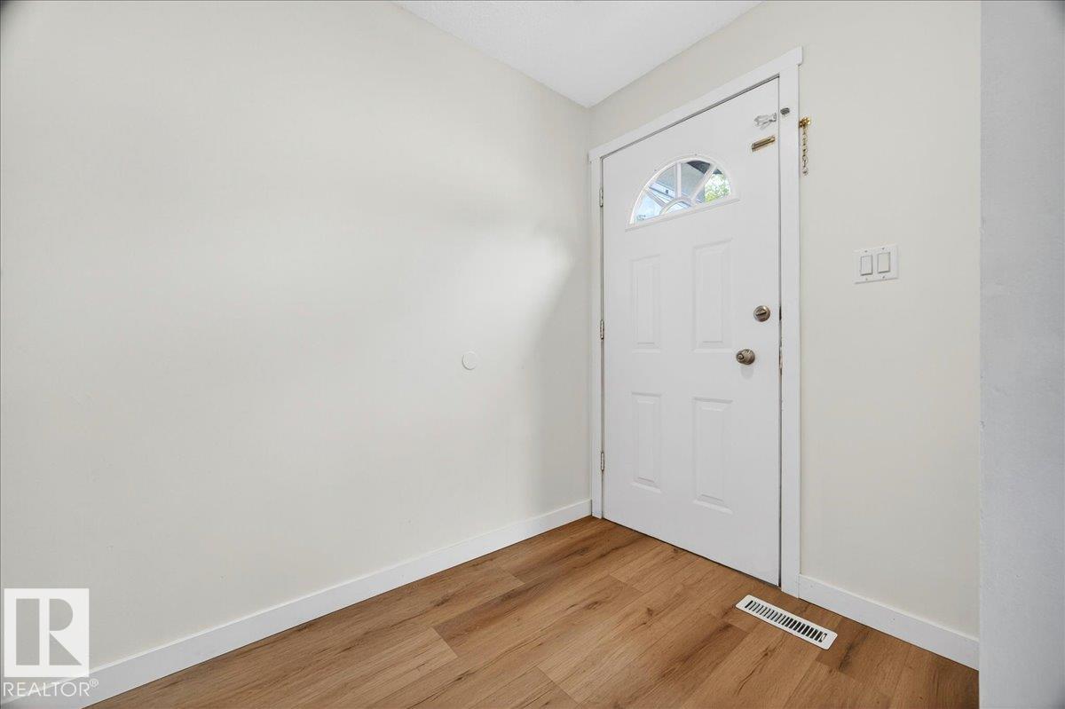 16904 91 ST NW - 6