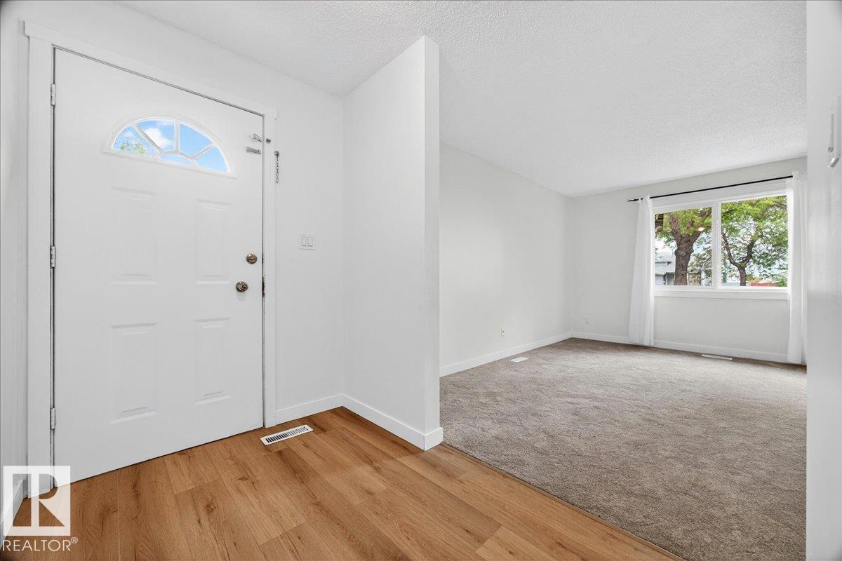 16904 91 ST NW - 7