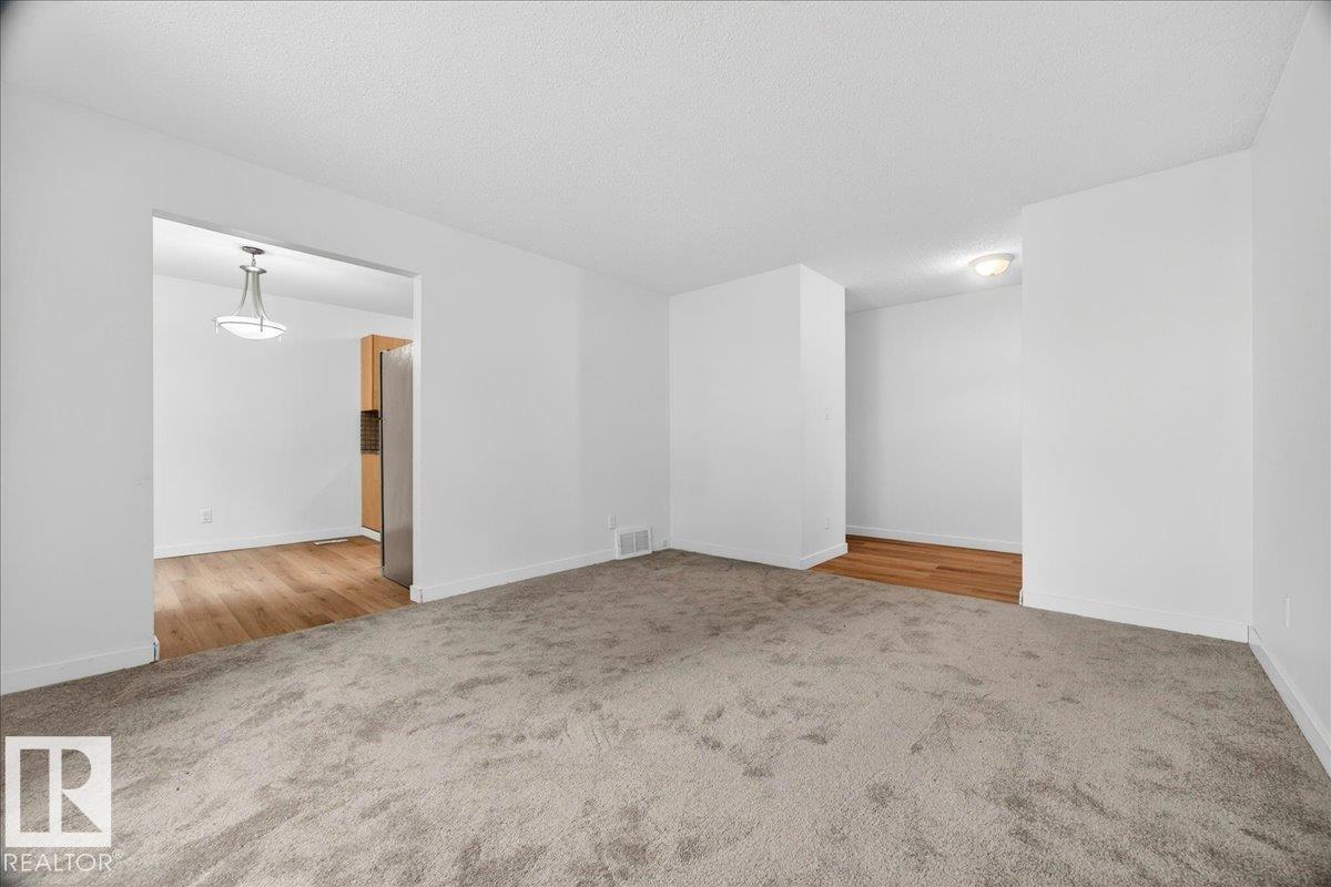 16904 91 ST NW - 9