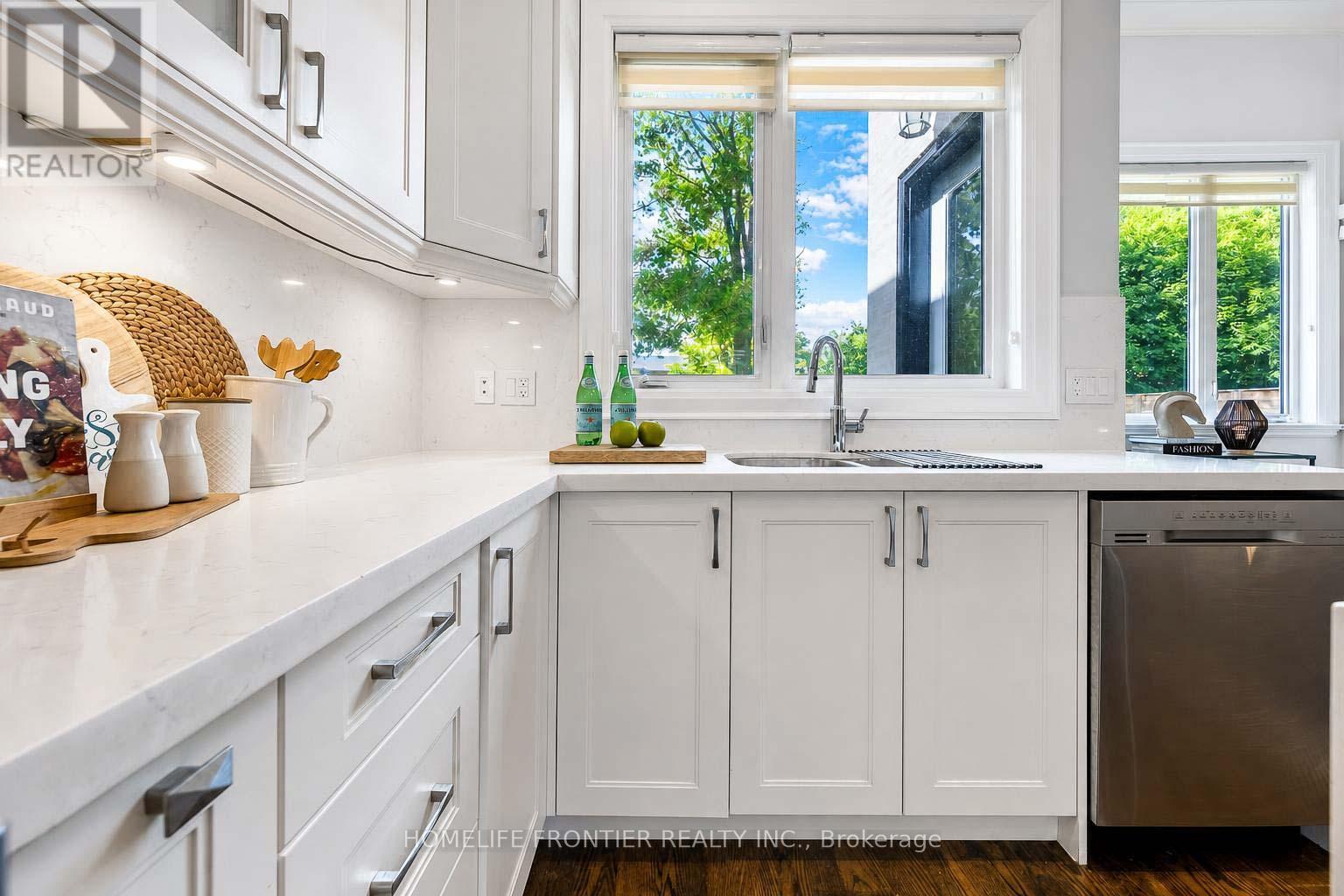 82 CAMERON AVENUE - 14