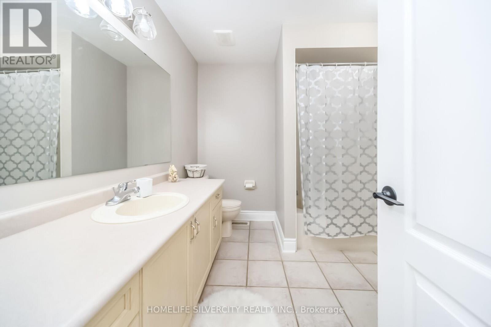 15 NEWARK WAY - 34