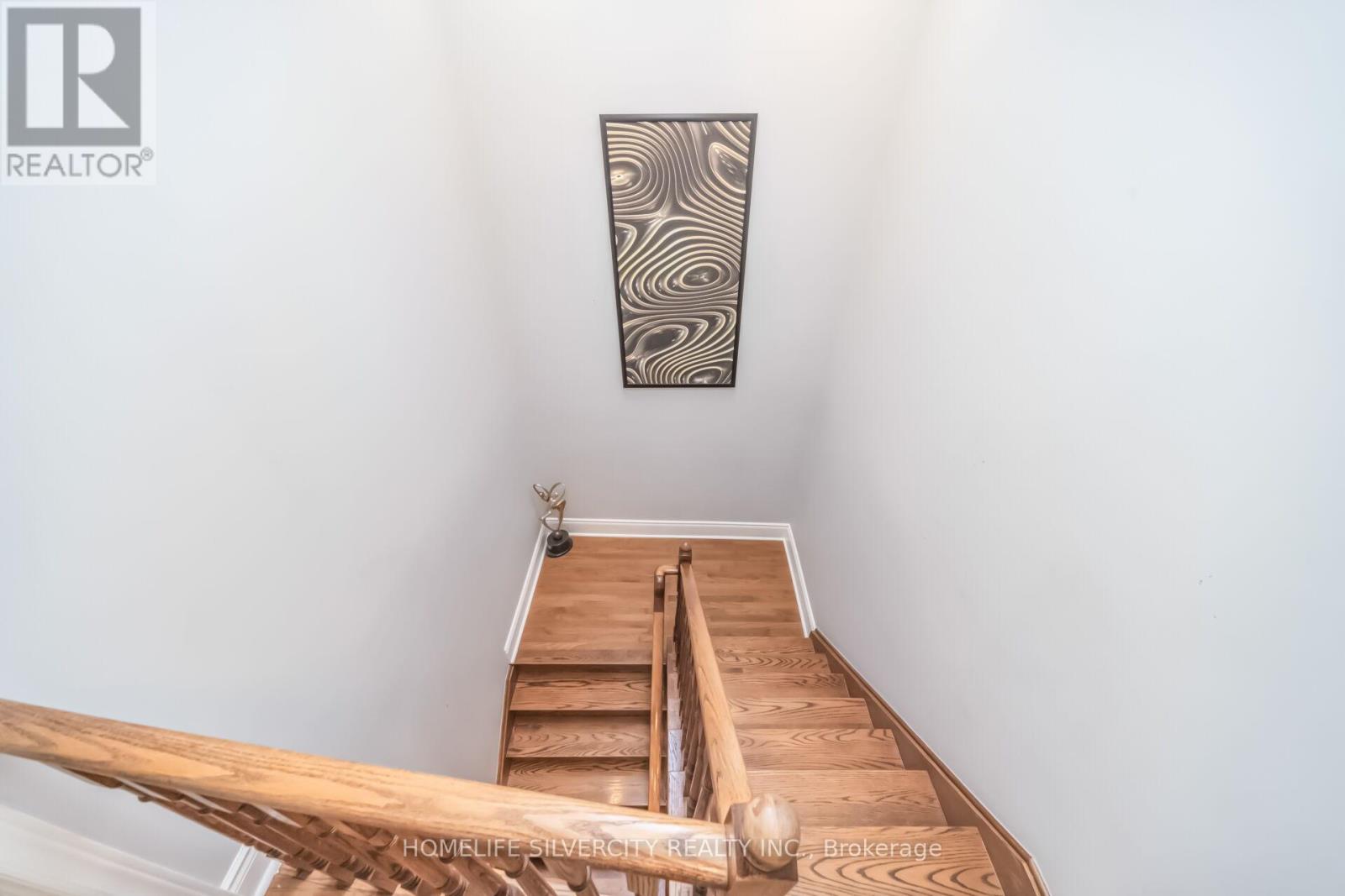 15 NEWARK WAY - 35