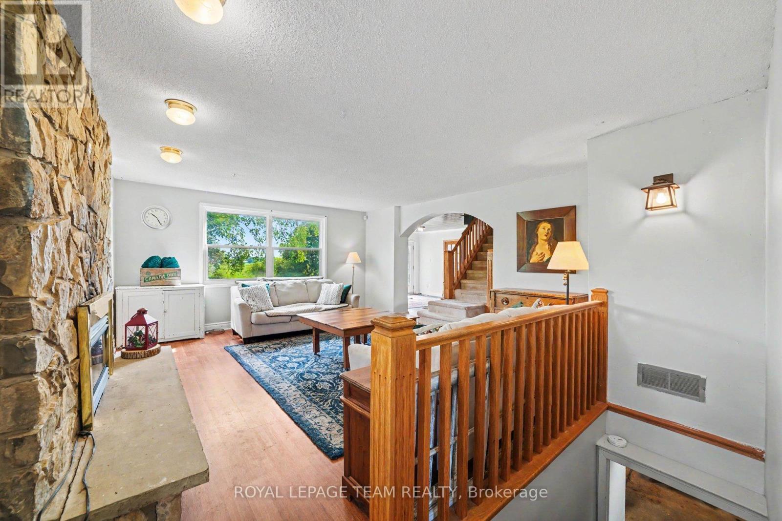 5 Bed, 3 Bath House for Sale in Ottawa – 3648 DALMAC ROAD, Ottawa – MLS# X13441942 - Image 7