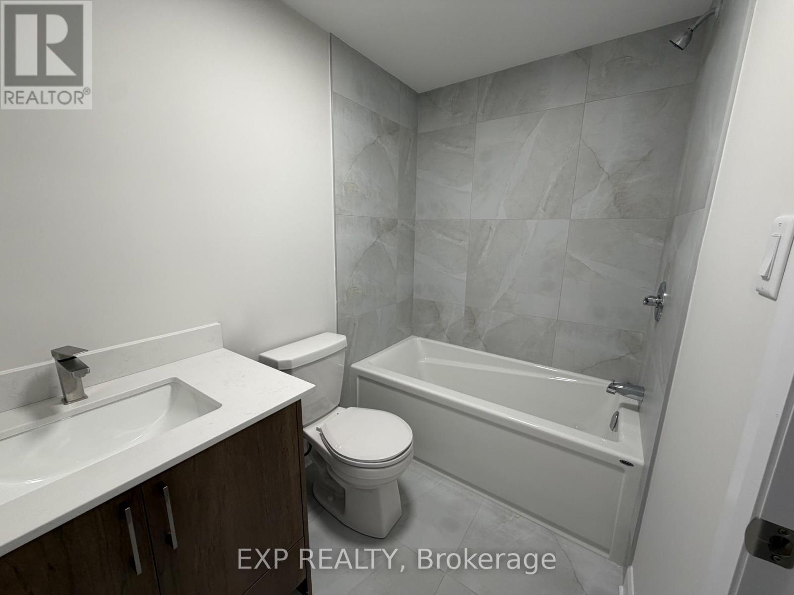 3 Bed, 2 Bath Multi-Family for Rent in Ottawa – 258 MONTFORT STREET, Ottawa – MLS# X13441968 - Image 11