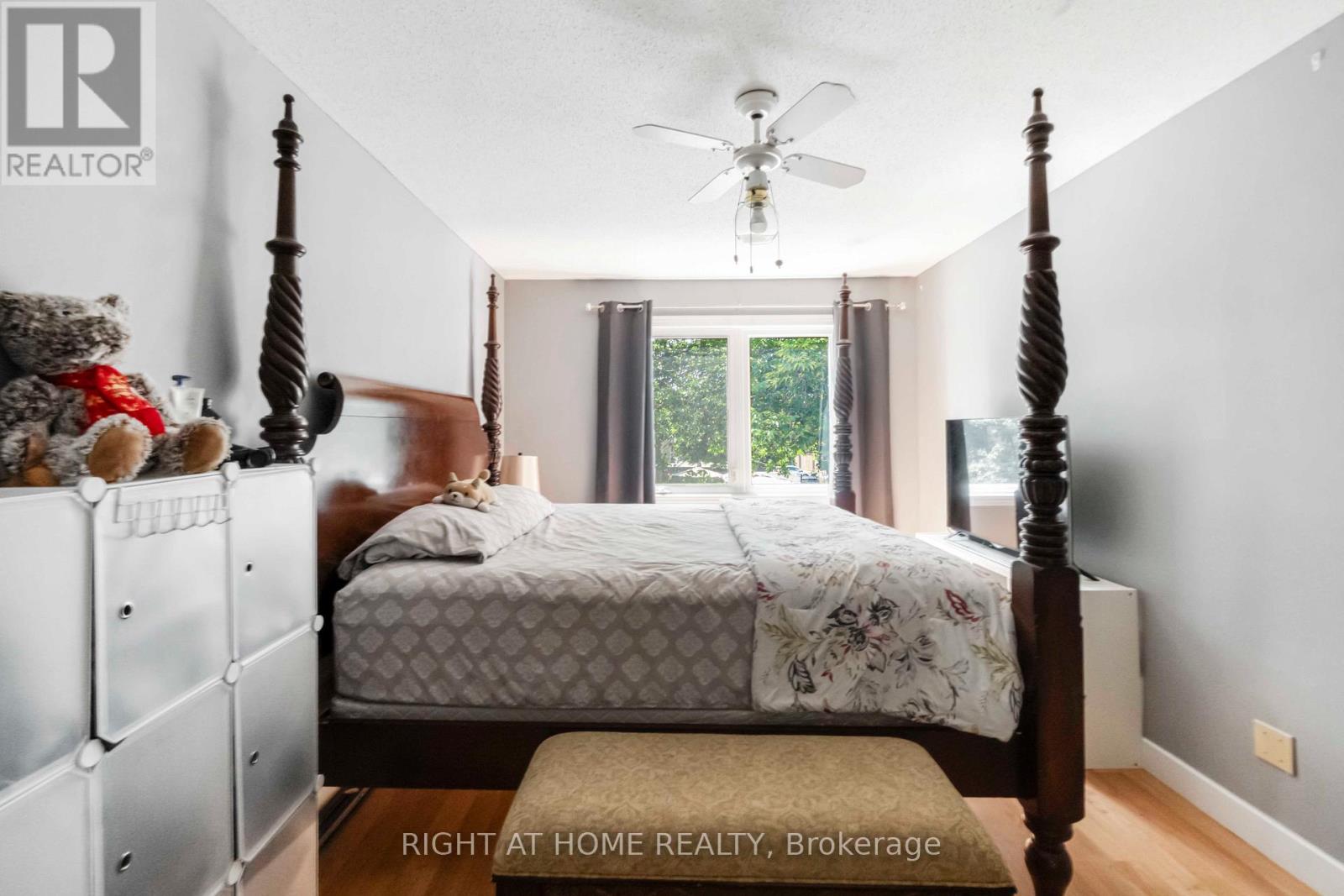 #3 21 MIDLAND CRESCENT - 18