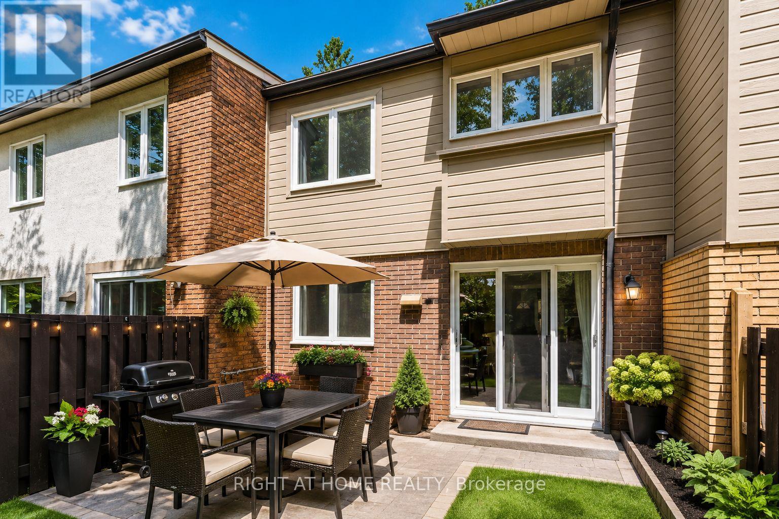 #3 21 MIDLAND CRESCENT - 26