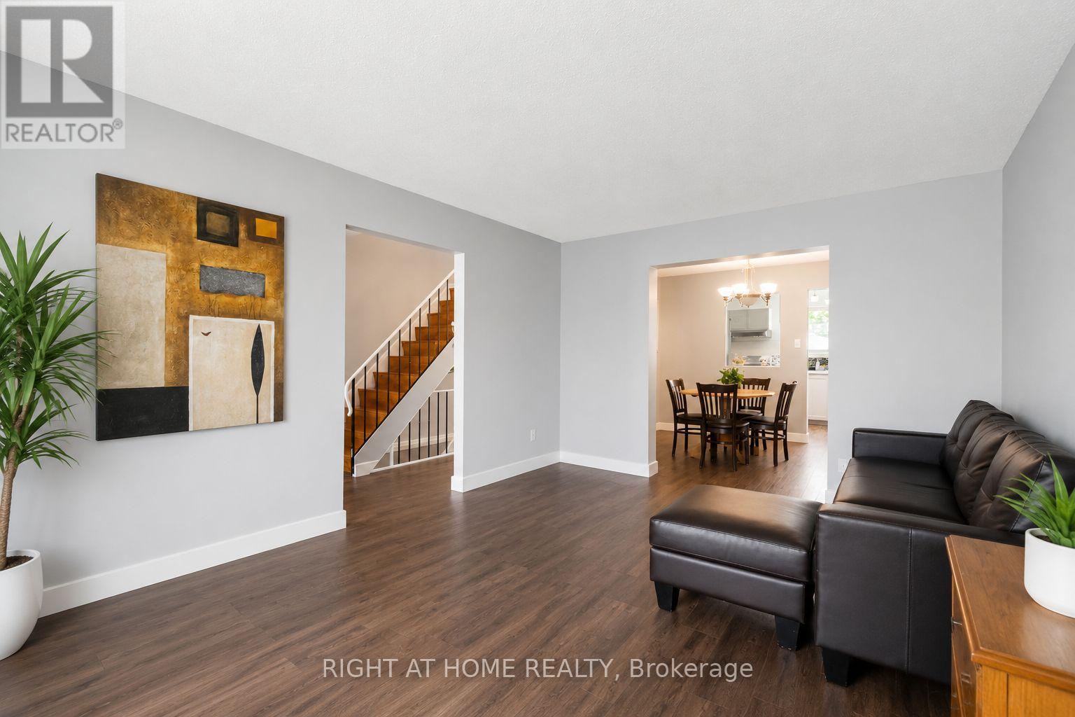 #3 21 MIDLAND CRESCENT - 6