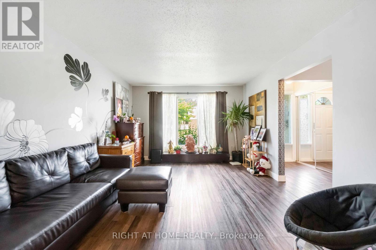 #3 21 MIDLAND CRESCENT - 7