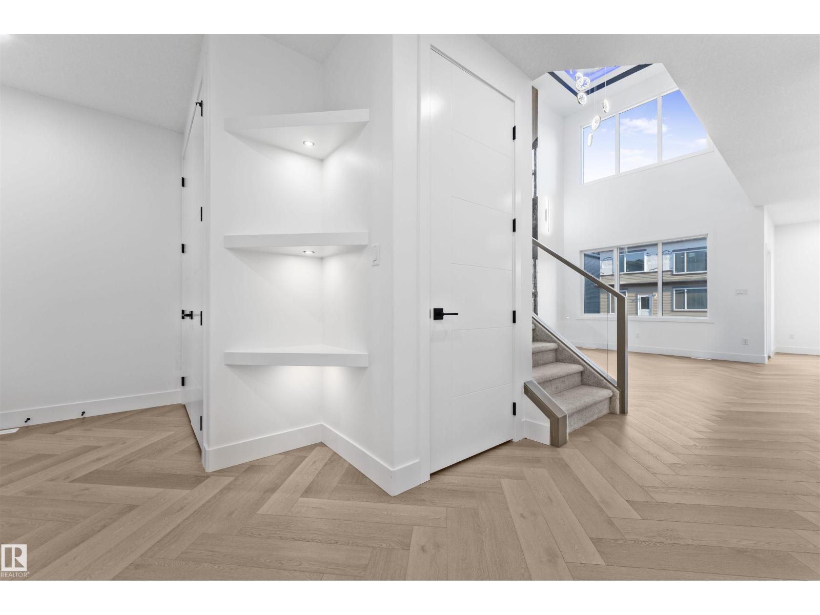 4305 36 ST - 15