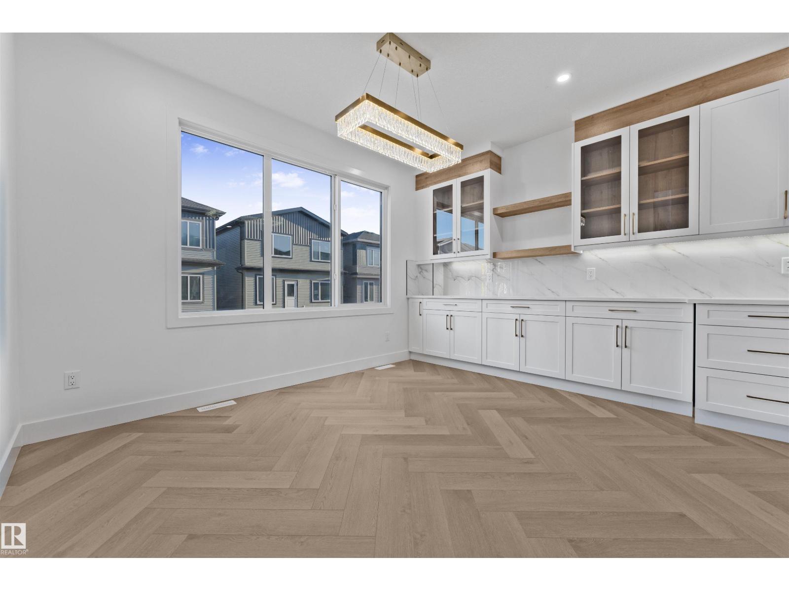 4305 36 ST - 23