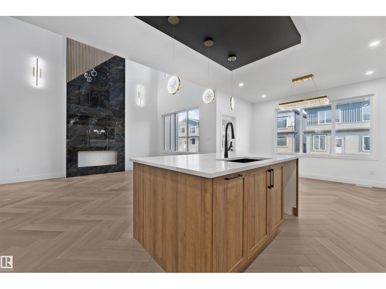 4305 36 ST - 26