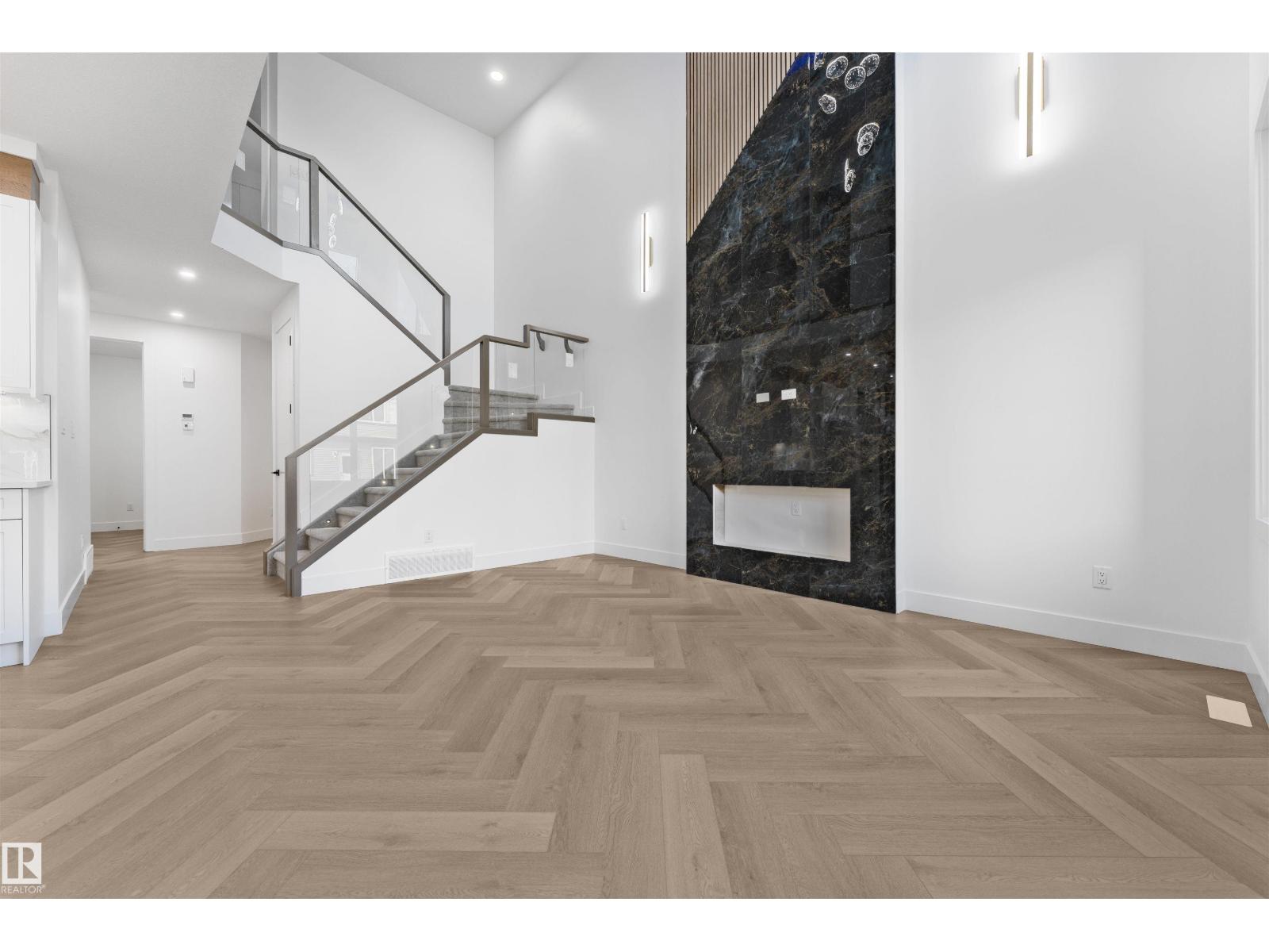 4305 36 ST - 27