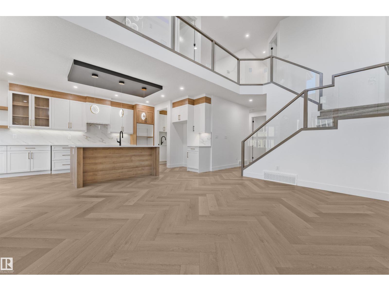 4305 36 ST — photo 30