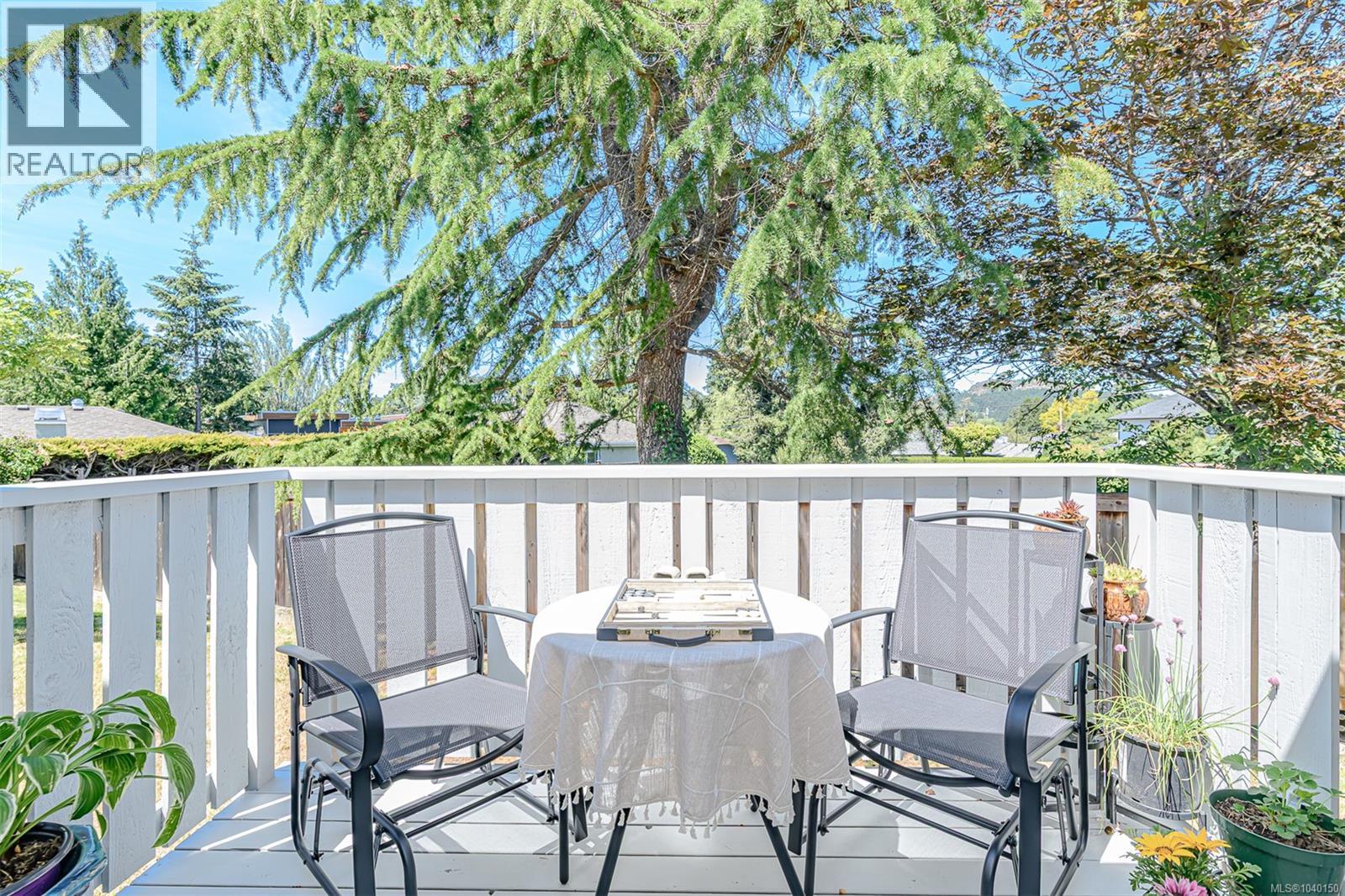 15 3966 Cedar Hill Cross Road, Saanich