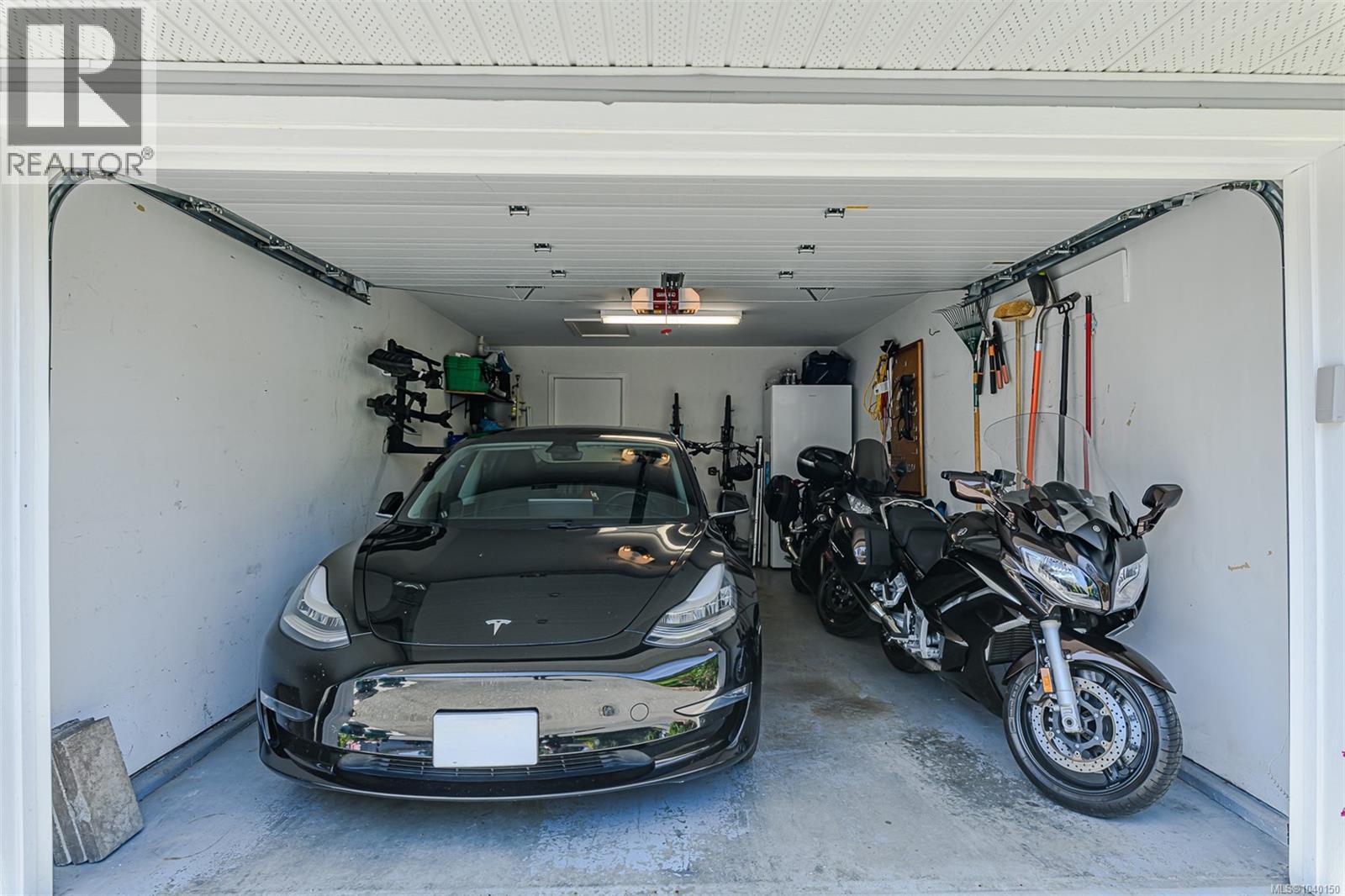 15 3966 Cedar Hill Cross Road, Saanich