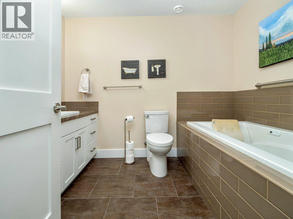 627 18 Street — photo 34