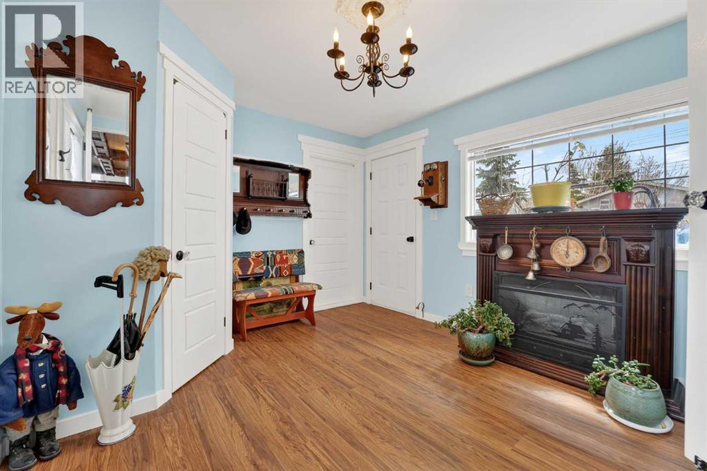 4717 2 Street W - 4