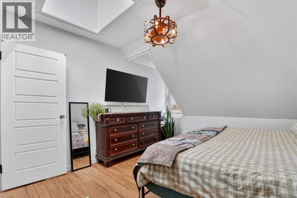 4717 2 Street W - 38