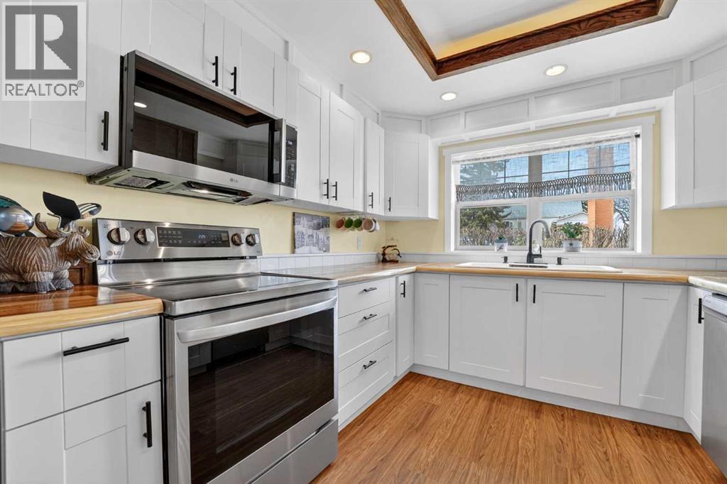 4717 2 Street W - 16
