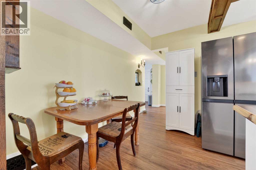 4717 2 Street W - 18