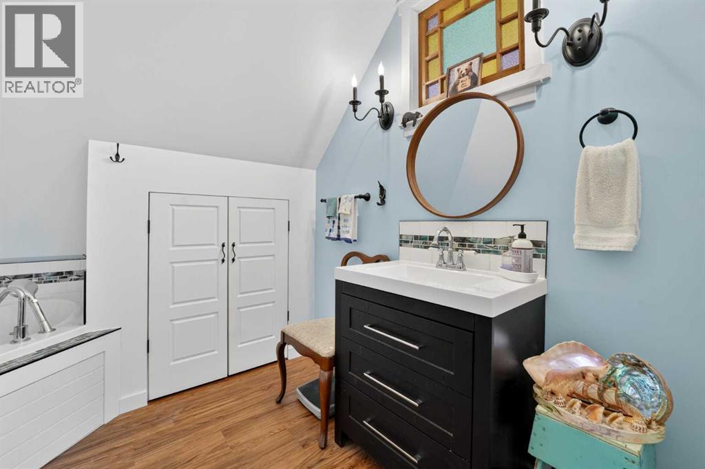 4717 2 Street W - 35