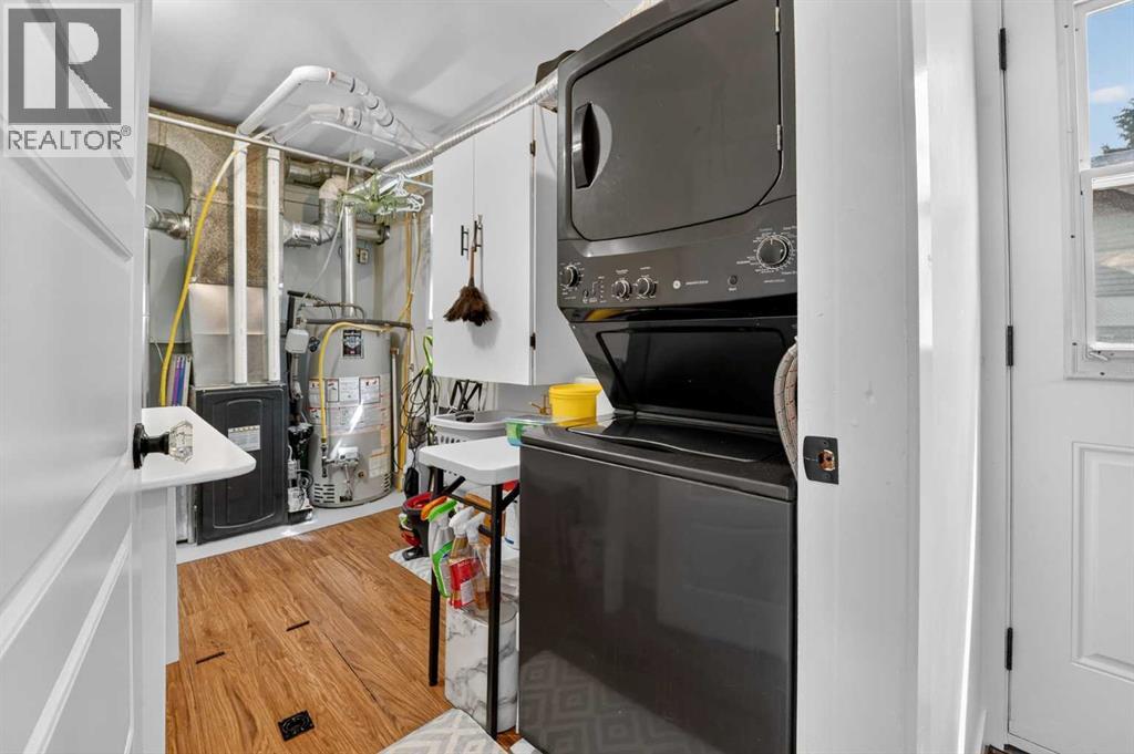 4717 2 Street W - 40