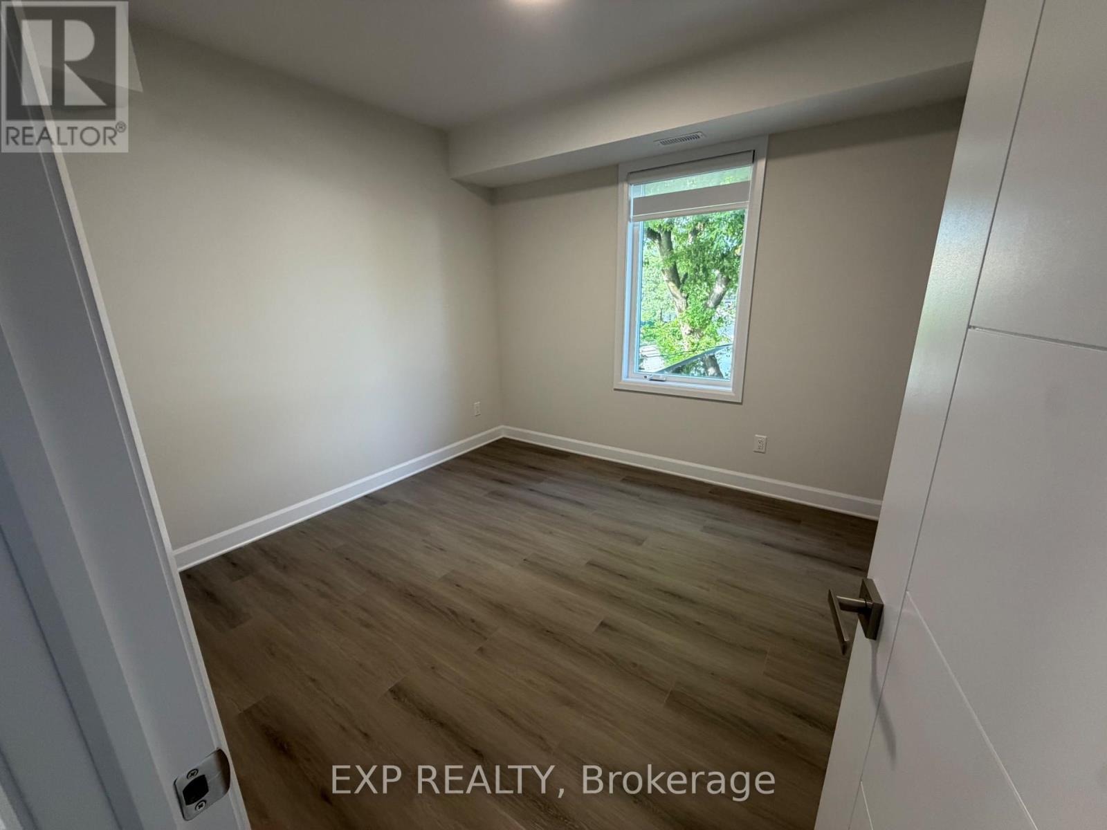 2 Bed, 1 Bath Multi-Family for Rent in Ottawa – . – 258 MONTFORT STREET, Ottawa – MLS# X13442028 - Image 7