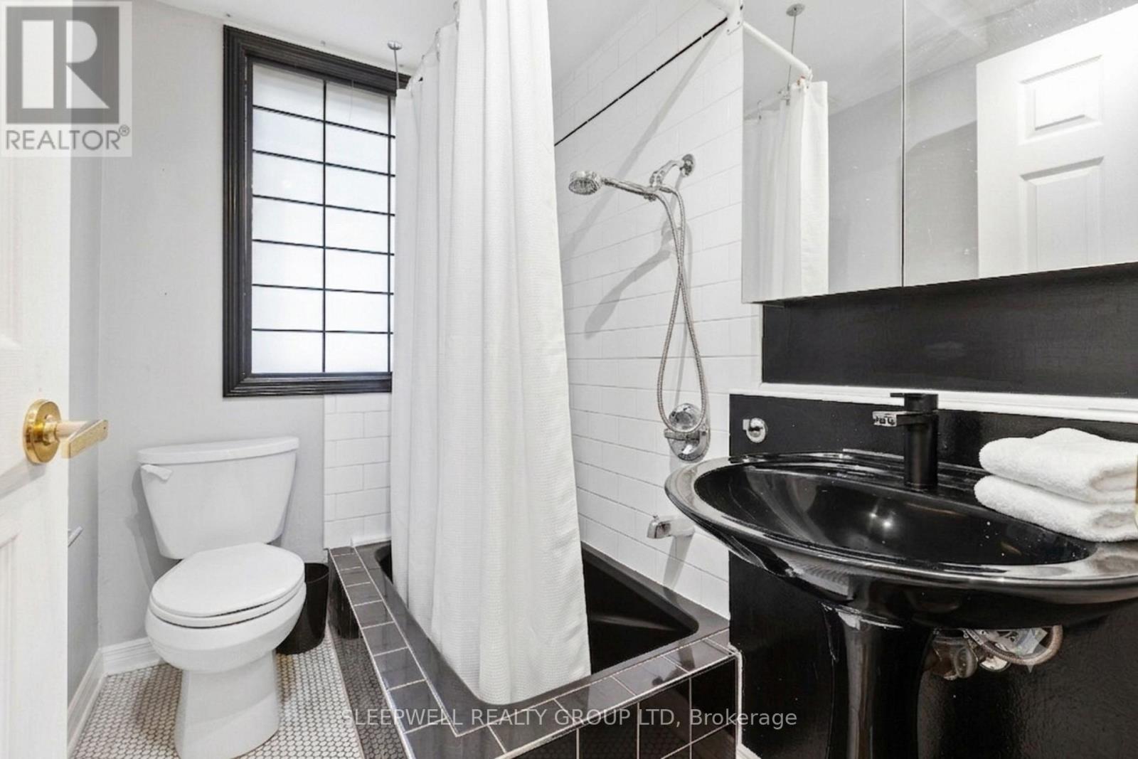 1 Bed, 1 Bath House for Rent in Ottawa – 1 – 226 WILBROD STREET, Ottawa – MLS# X13442030 - Image 9