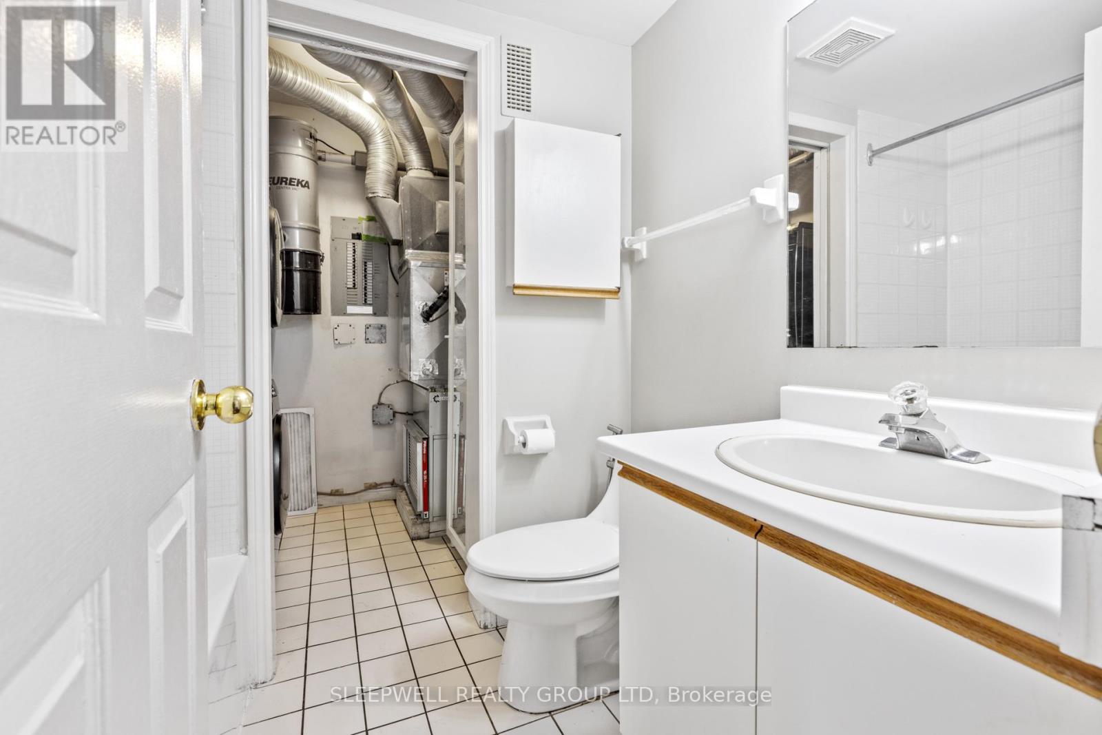 3 Bed, 2 Bath House for Rent in Ottawa – 2 – 232 WILBROD STREET, Ottawa – MLS# X13442042 - Image 14