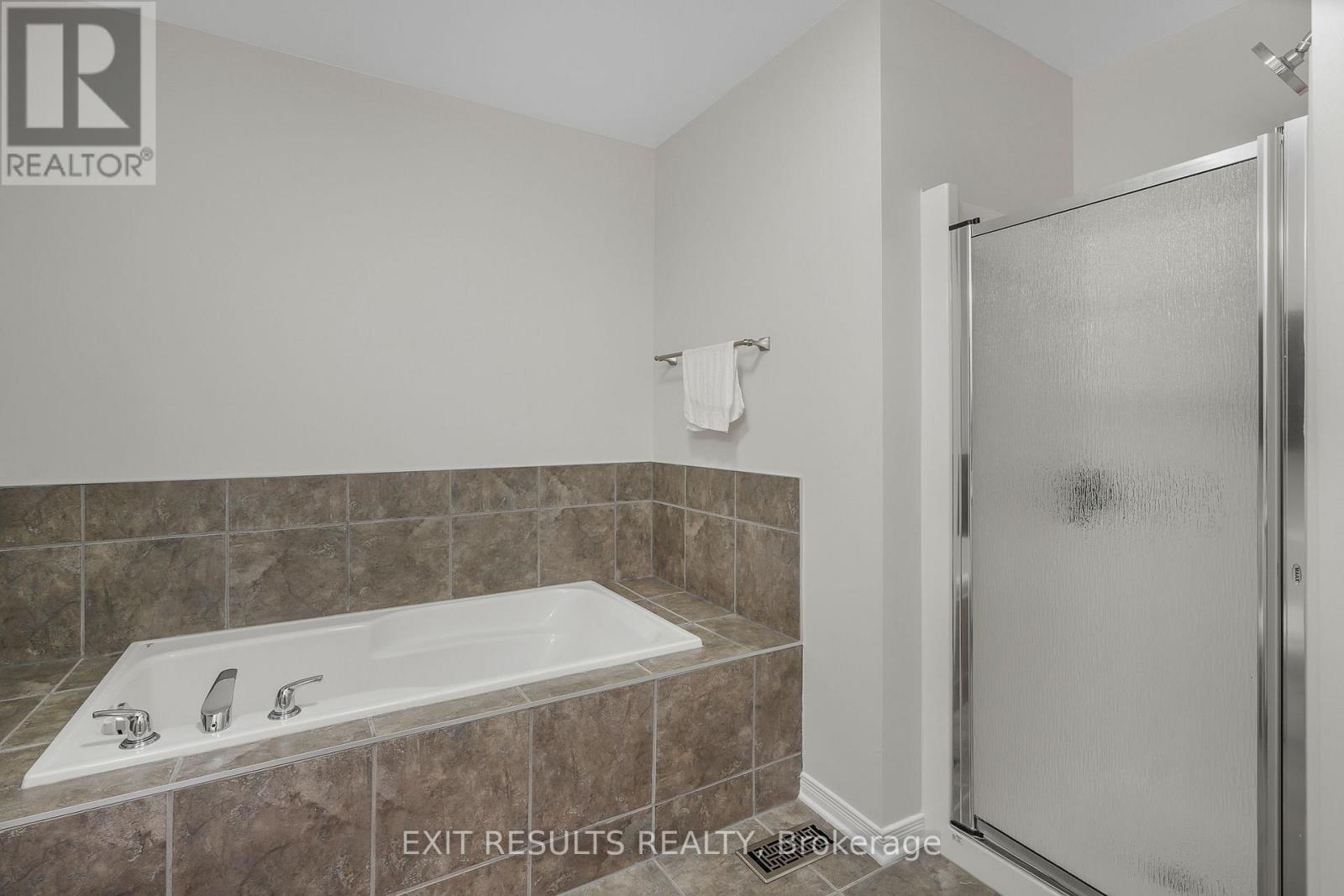 2609 RAYMOND STREET - 21
