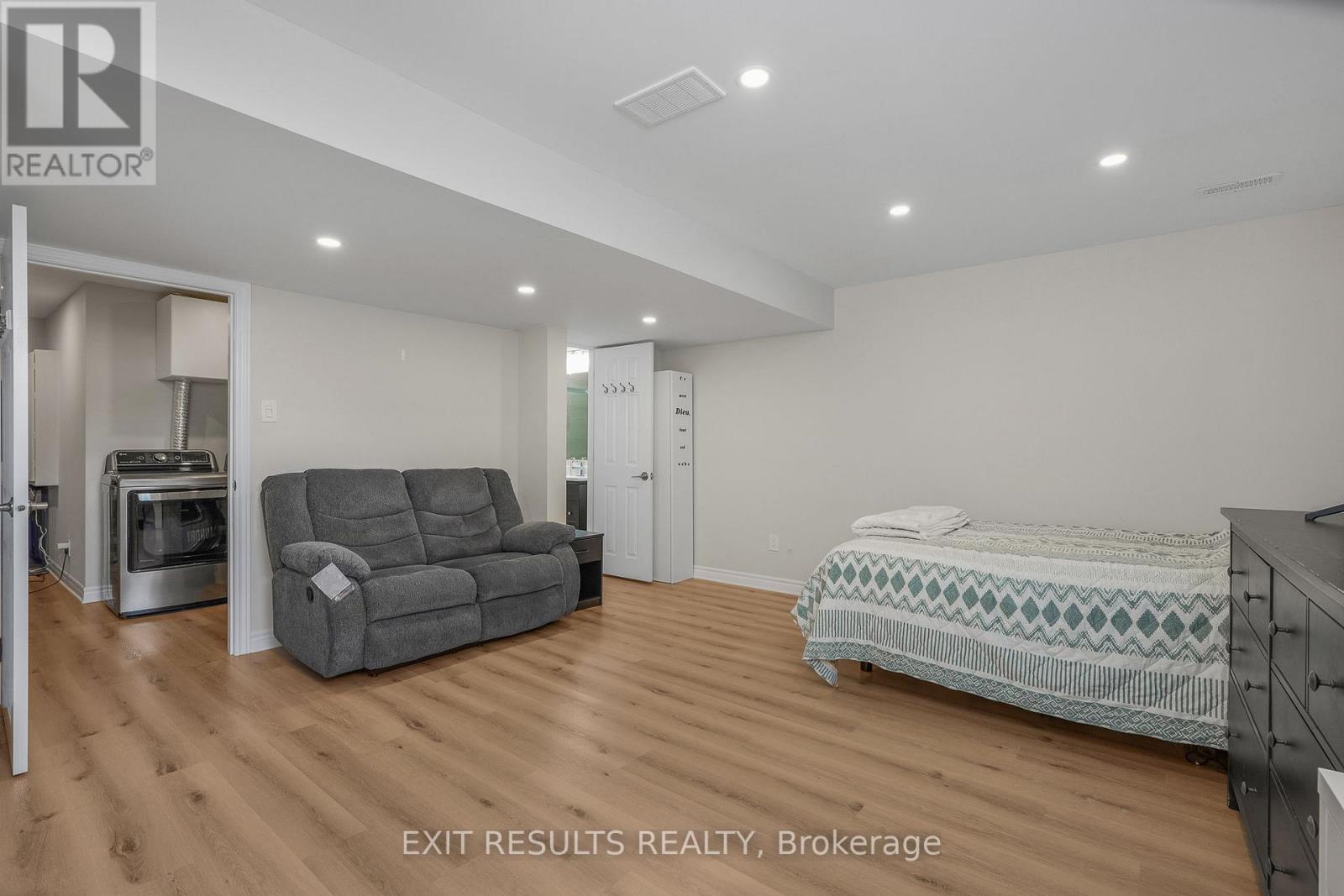 2609 RAYMOND STREET - 25