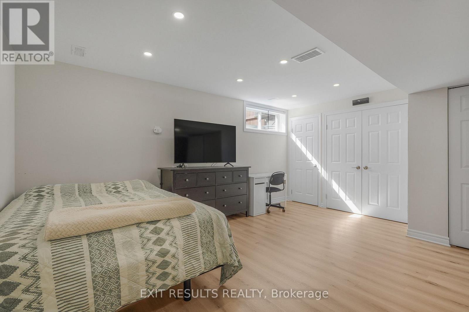 2609 RAYMOND STREET - 27