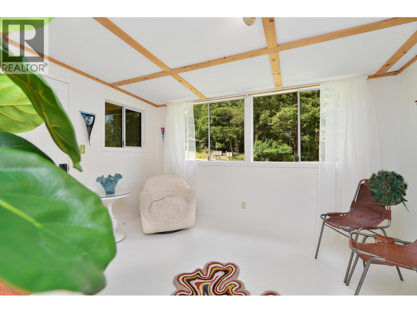 222 SKANA GATE ROAD, Mayne Island