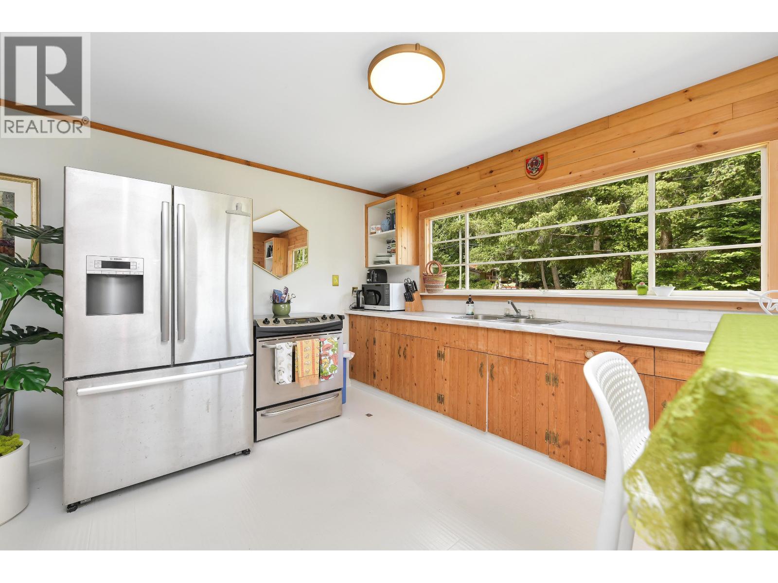 222 SKANA GATE ROAD, Mayne Island